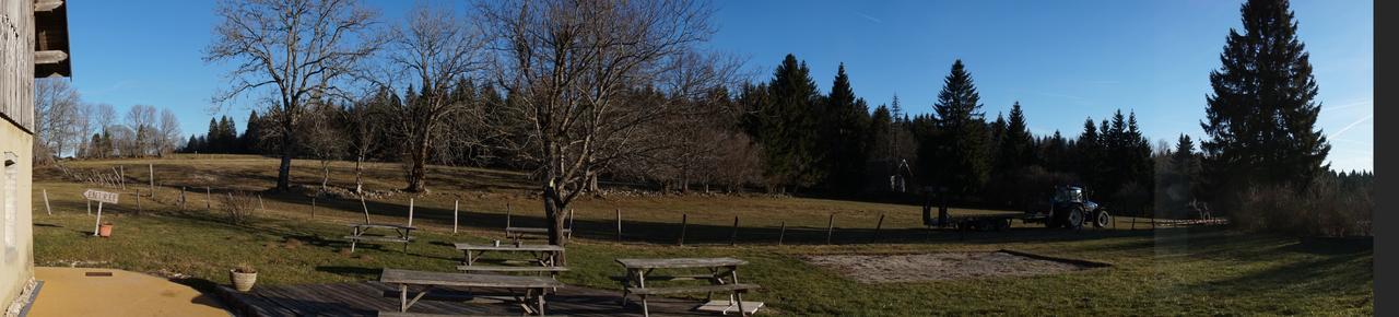 Auberge De La Perdrix Hauterive-la-Fresse Bagian luar foto