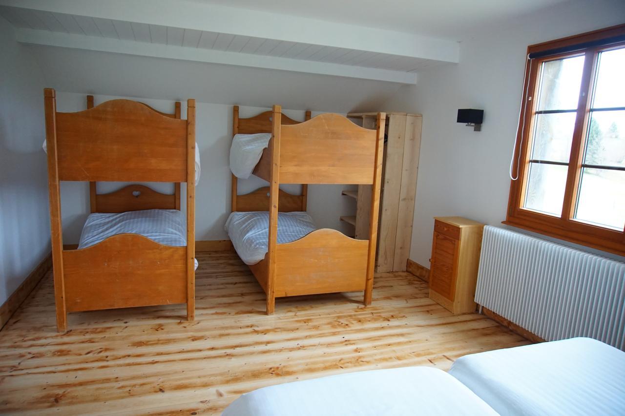 Auberge De La Perdrix Hauterive-la-Fresse Bagian luar foto