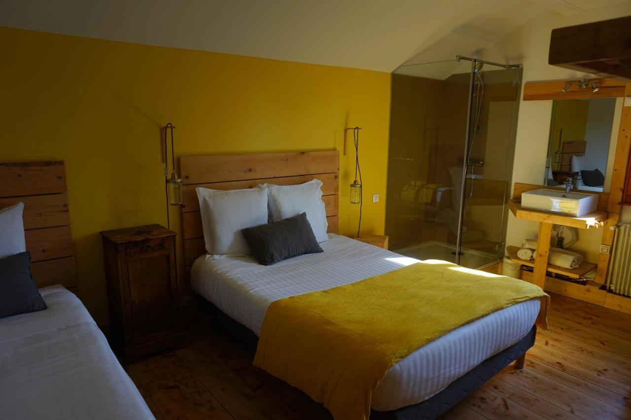 Auberge De La Perdrix Hauterive-la-Fresse Bagian luar foto