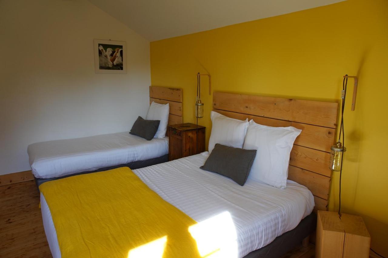 Auberge De La Perdrix Hauterive-la-Fresse Bagian luar foto